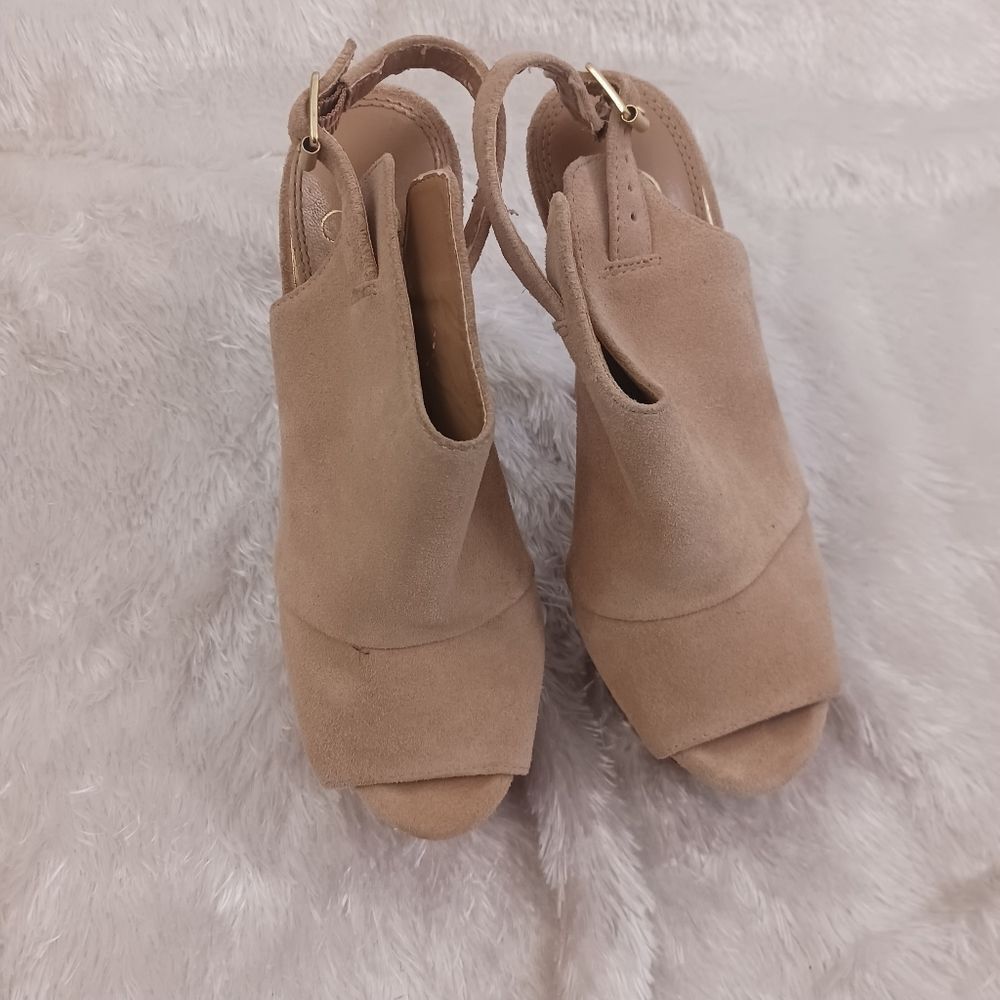Jessica Simpson suede platform high heel with side buckle, light sand size 7.5